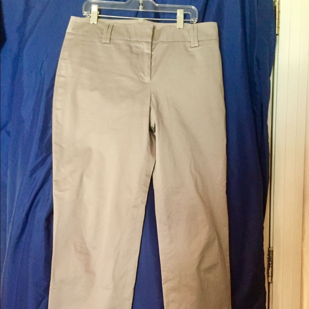 Stylish capris pants by Ann Taylor Loft size 4